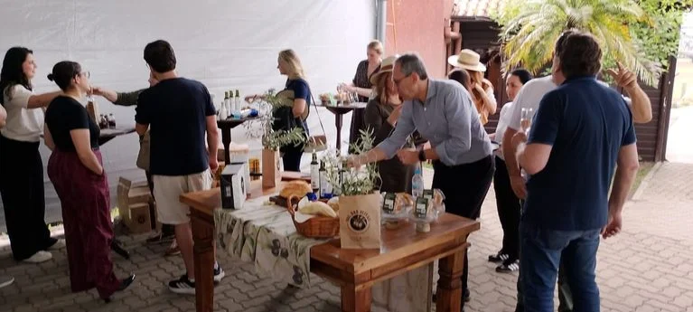 Gerald e Solange, recepcionaram convidados com coquetel em celebração ao selo Produtos Premium